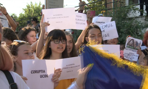 Protest la Caracal pentru fetele ucise