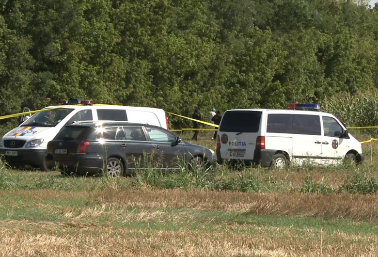 Pădure de lângă Caracal, cu mașini de Poliție, cazul Gheorghe Dincă