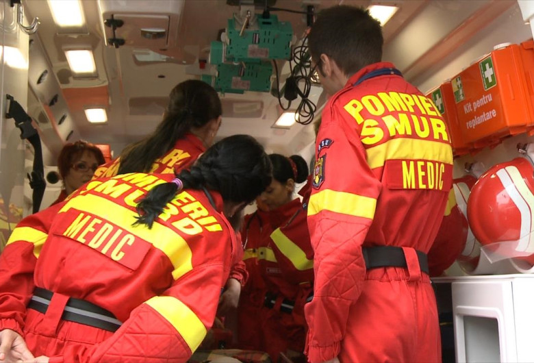 Pompierii SMURD, medici, ambulanță, 112