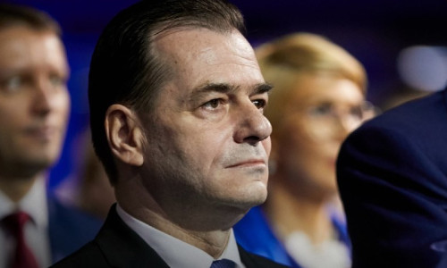 Ludovic Orban cu Raluca Turcan pe fundal
