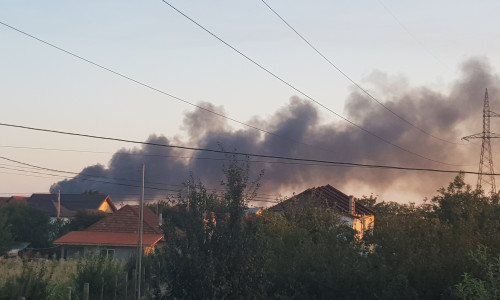 Incendiu la depozit de deșeuri din Buzău