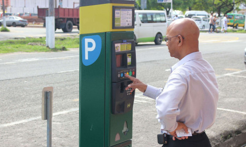 Aparat de taxat în parcare