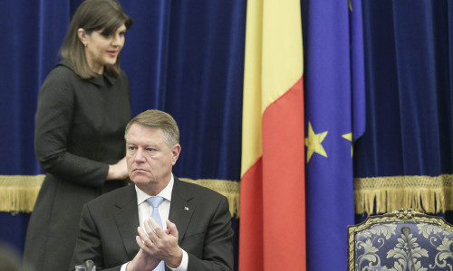 Laura Codruța Kovesi, aplaudată de Klaus Iohannis