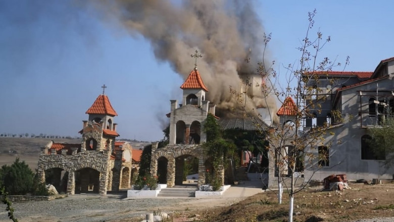 Mănăstirea Sf Filip Urluia arde