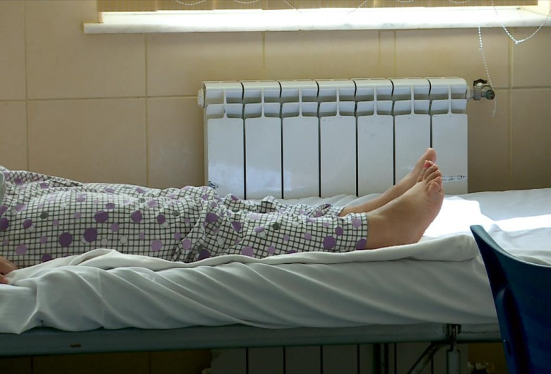 Bolnavă în pat de spital, Psihiatrie