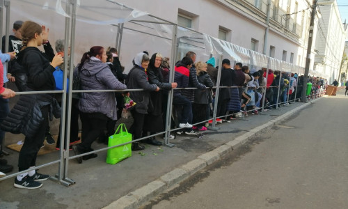 Coadă la Sfânta Parascheva Iași, pelerinaj, moaște