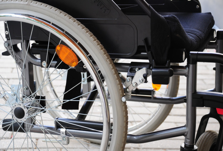 Scaun cu rotile, handicap, dizabilități