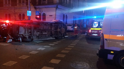 Accident cu ambulanță răsturnată în Cluj