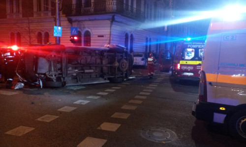 Accident cu ambulanță răsturnată în Cluj