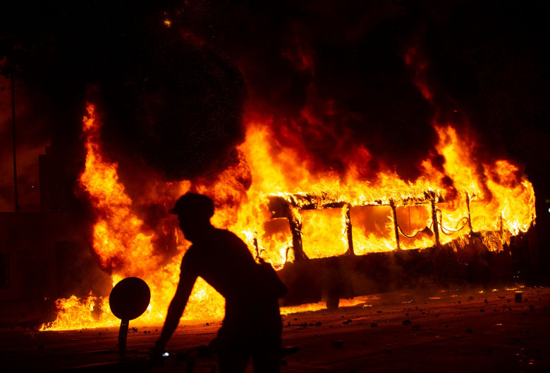 Proteste cu foc în Chile