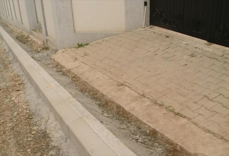 Bordură înaltă în Iași