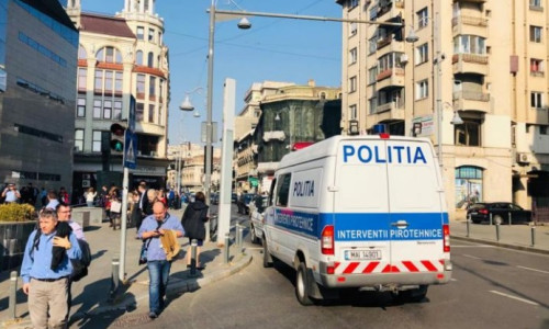 Poliție pe Calea Victoriei