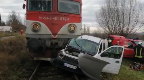 Accident cu tren și mașină în Suceava