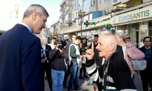 Dan Barna cu un pensionar