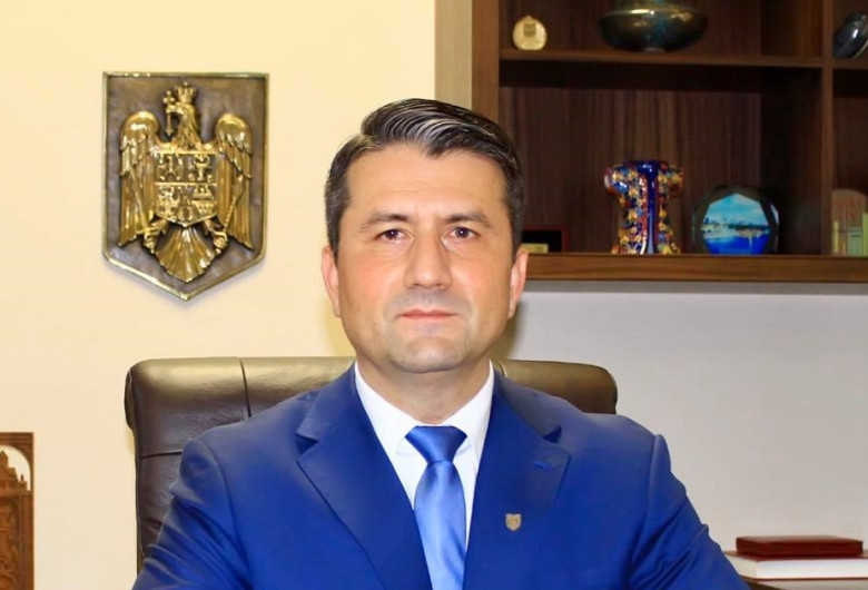 Decebal Făgădău