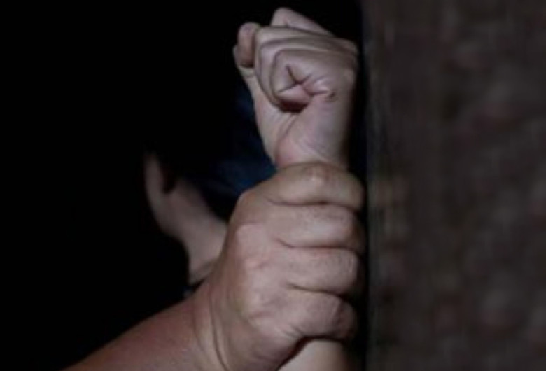 Viol, abuz sexual, victimă, agresată