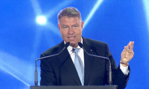 Klaus Iohannis numără din degete