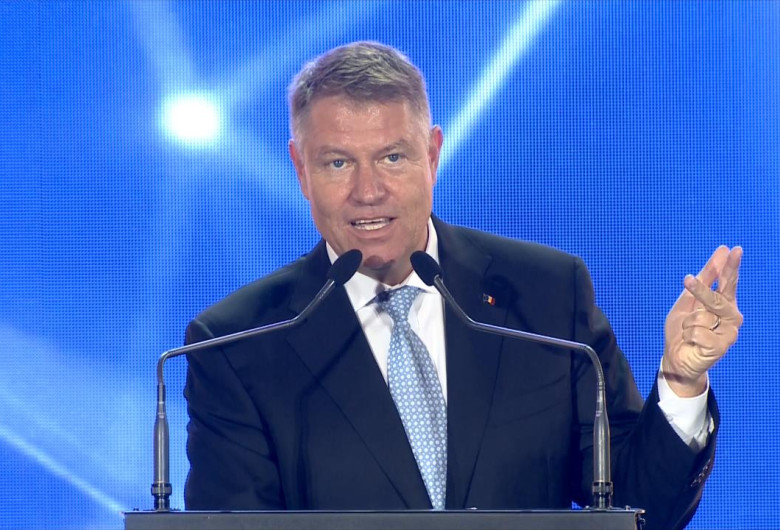Klaus Iohannis numără din degete