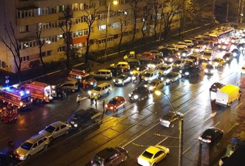 Carambol pe Calea Griviței din București
