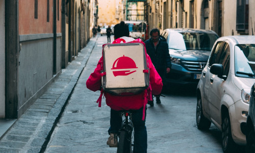 Food delivery, livrare mâncare, Food Panda, TakeAway, Glovo, curier, alimentație, hrană, comenzi