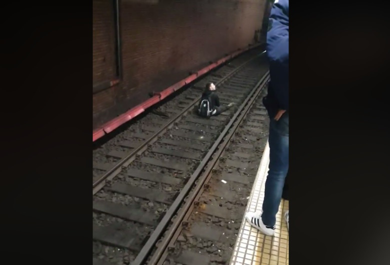 Sinucigaș la metrou