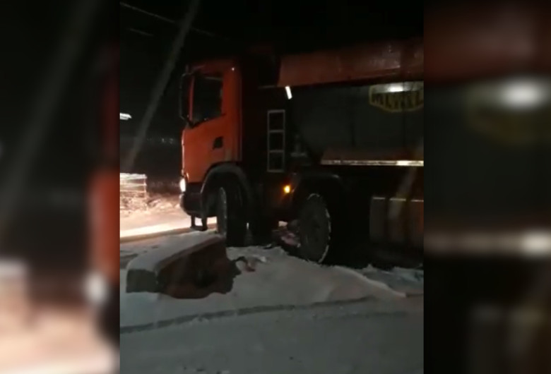 Asfaltare pe ninsoare