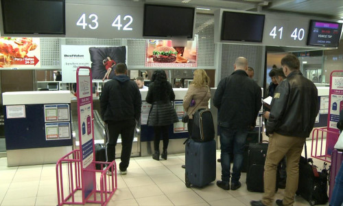 Check-In la aeroport, zbor, avioane