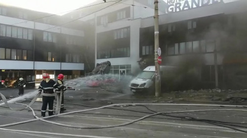 Explozie în parcarea unui hotel din Galați
