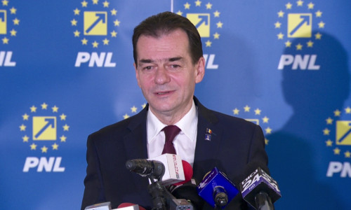 Ludovic Orban zâmbăreț