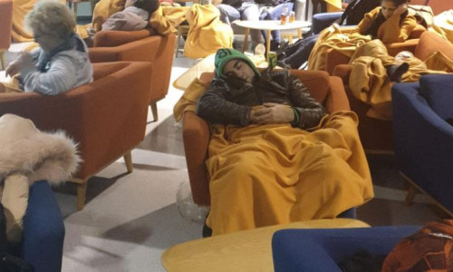 Pasageri dorm în aeroportul din Liege, Belgia