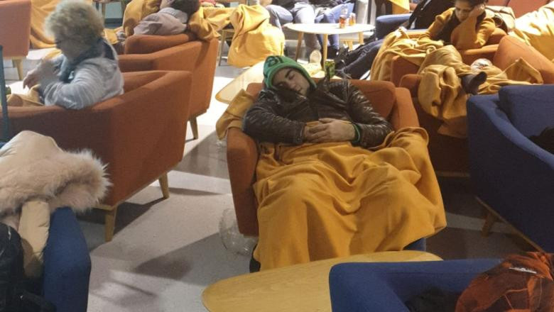 Pasageri dorm în aeroportul din Liege, Belgia
