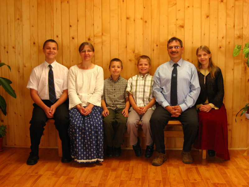 Familia Curcubet au fost printre primii care Åi-au educat copiii acasÄ. Foto: arhiva personalÄ
