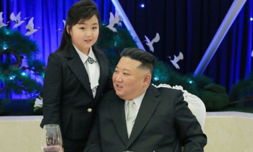 Kim Jong Un și fiica sa/ Foto: Twitter