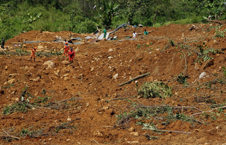 Cel puţin 34 de persoane au murit după o alunecare de teren pe o autostradă din Columbia/ Profimedia