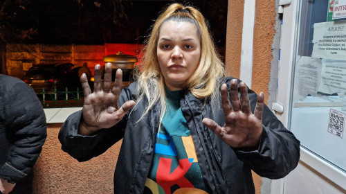activista-angi-șerban-săltată-de-poliţie-după-o-postare-pe-facebook