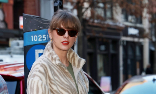 Taylor Swift spotted heading to recording studio