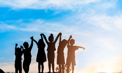 Silhouette,Back,Refugee,Kid,Group.responsible.kid,Child,Boy,And,Girl,Worship.world