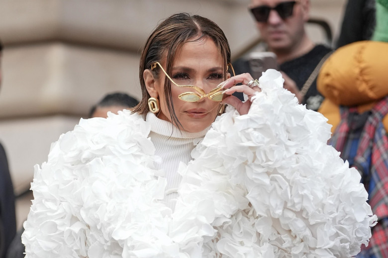 Schiaparelli : Outside Arrivals - Paris Fashion Week - Haute Couture Spring/Summer 2024