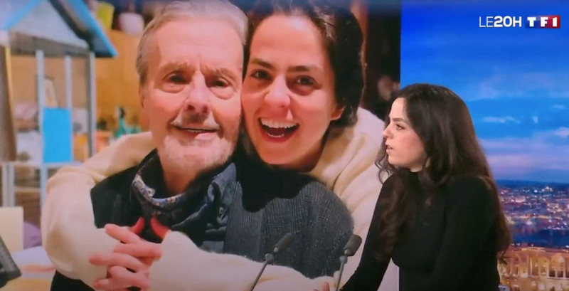 Captures d'Ã©cran d'Anouchka Delon qui a pris la parole face aux derniÃ¨res accusations de son frÃ¨re, Anthony sur le plateau du JT de Audrey Crespo-Mara sur TF1 le 7 janvier 2023. Une famille qui se dÃ©chire. Depuis maintenant quatre jours, une guerre entre Anouchka et Anthony Delon a Ã©clatÃ©. Ce jeudi 4 janvier, dans les colonnes de Paris Match, Anthony Delon a dÃ©clarÃ© avoir posÃ© une main courante contre sa soeur. Il lui reproche d'avoir dissimulÃ© l'Ã©tat de santÃ© de leur pÃ¨re, Alain Delon, qui aurait passÃ© des tests et ne serait plus lucide : 