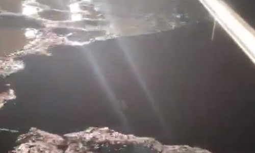 Un pod provizoriu peste râul Suceava s-a surpat/ Foto: TikTok