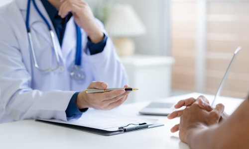 Doctor,And,Patient,Are,Discussing,Consultation,About,Symptom,Problem.,Doctor