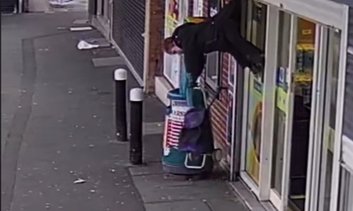 femeie de serviciu suspendata