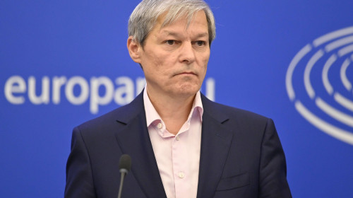 Dacian Ciolos bei einer Pressekonferenz der Fraktion Renew Europe zur Ernährungssicherheit im Zusammenhang mit dem Krie