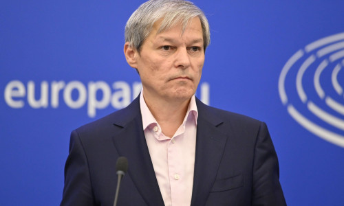 Dacian Ciolos bei einer Pressekonferenz der Fraktion Renew Europe zur Ernährungssicherheit im Zusammenhang mit dem Krie