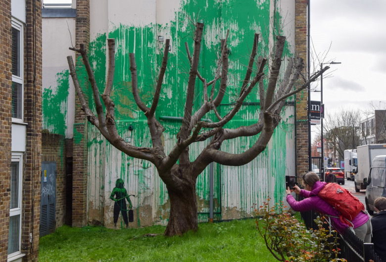 New artwork believed to be by Banksy appears in North London