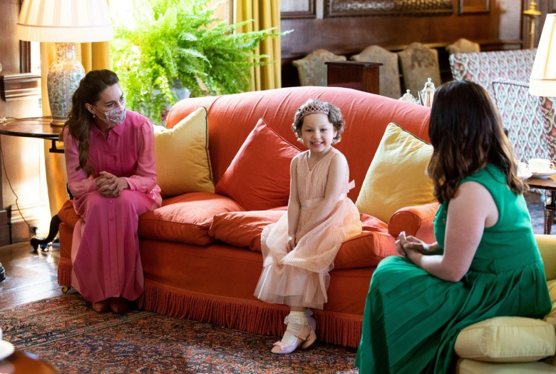 Kate Middleton și Mila, fetița de opt ani care a fost diagnosticată cu leucemie
