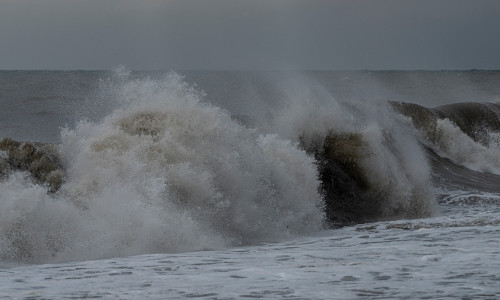 Toate porturile de la malul Mării Negre au fost închise din cauza vântului puternic/ Foto: Shutterstock