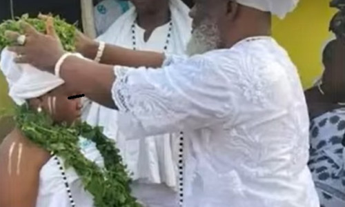 O fetiță de 12 ani s-a căsătorit cu un preot