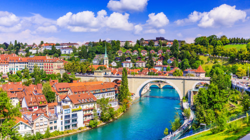 Bern,,Switzerland.,View,Of,The,Old,City,Center,And,Nydeggbrucke
