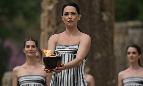 Mary Mina este „Marea Preoteasă” care a aprins flacăra olimpică/ Profimedia